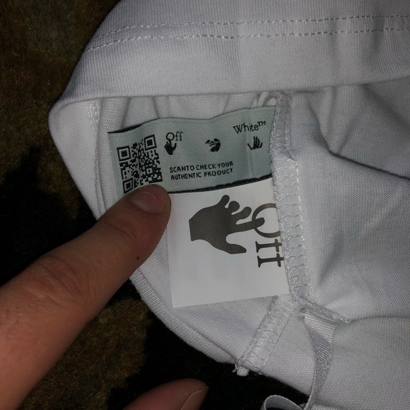 White Caravaggio Offwhite T shirt. - Picture 4 of 5